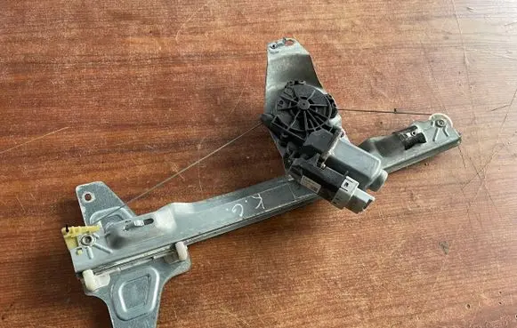 Citroen C4 I Picasso Rear door window regulator with motor 9682632180 401786