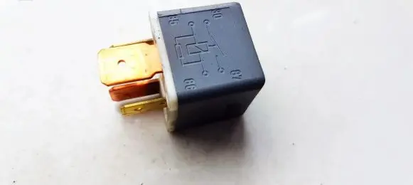 Volkswagen Golf III Other relay 191937503