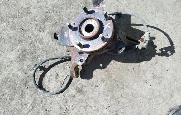 KIA Magentis Front wheel hub spindle knuckle