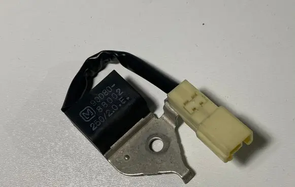 Toyota Avensis T250 Sensor 9008088002