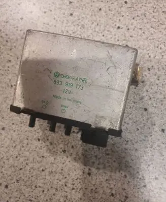 Audi A6 S6 C4 4A Other control units/modules 893919173