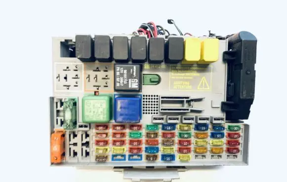 Opel Zafira A Fuse box set 24431577 24412497