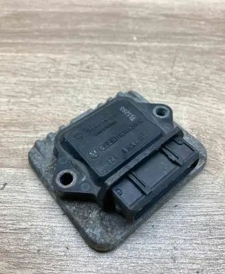 Volkswagen Golf II Ignition amplifier control unit 191905351C