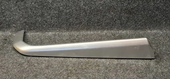 Dashboard glove box trim