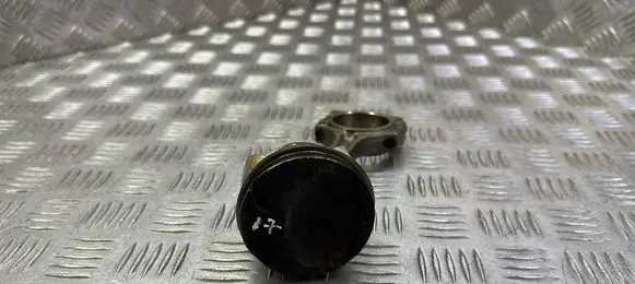 Piston with connecting rod
