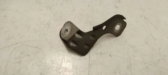 Fender mounting bracket