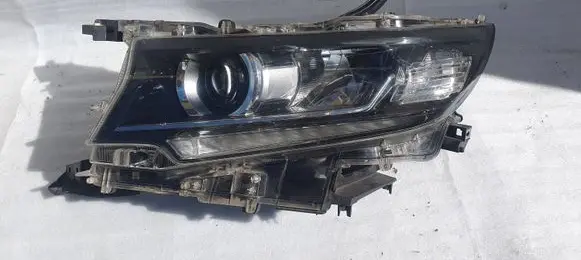 Toyota Land Cruiser J300 Headlight/headlamp