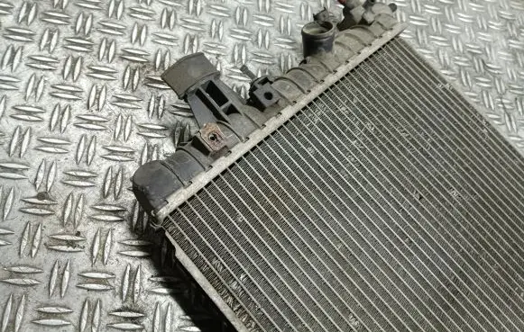 Opel Astra H Coolant radiator