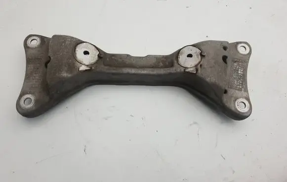 BMW 2 F22 F23 Gearbox mounting bracket 6796603