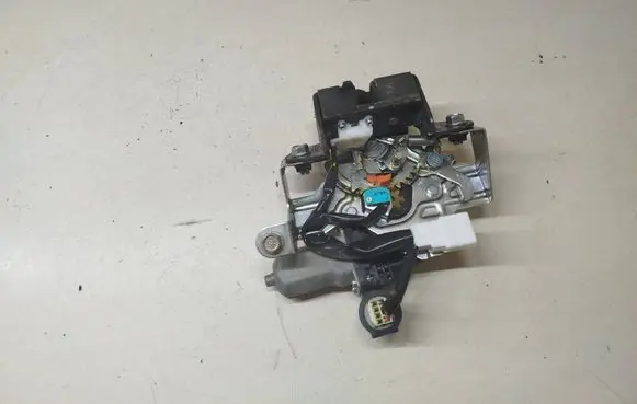 Subaru Outback (BS) Tailgate/trunk/boot lock/catch/latch 1638000620