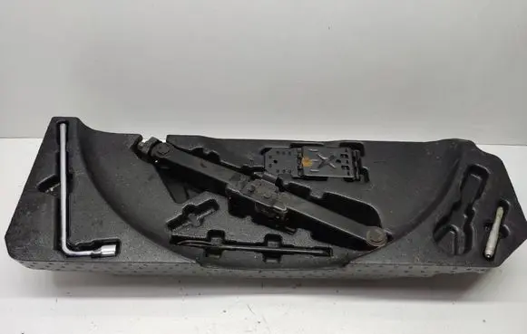 Mercedes-Benz ML W164 Tool set A1645800118 A2215810001 4145810049