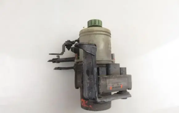 Volkswagen Polo IV 9N3 Power steering pump 6Q0423155AA