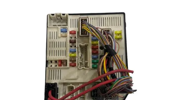Renault Laguna III Fuse module 284B66052RC 2559395559 519287A30