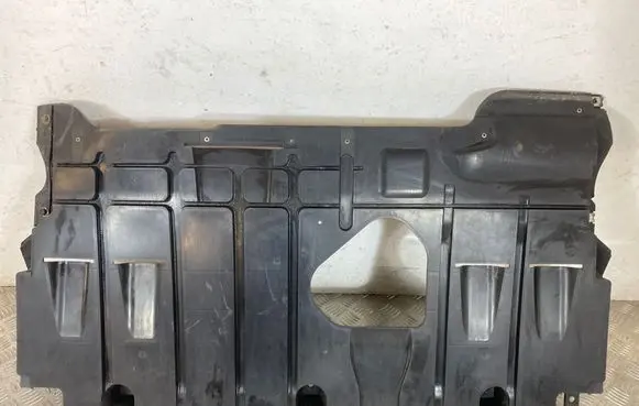 Mazda 3 II Engine splash shield/under tray K6805 DBM4