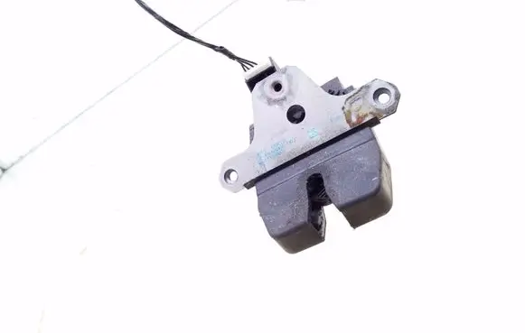 Ford Focus Tailgate/trunk/boot lock/catch/latch 041155003
