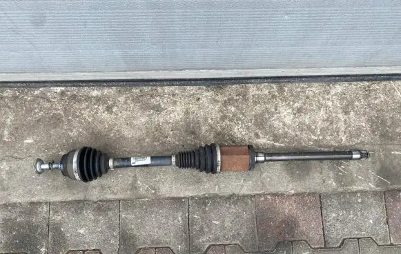 BMW 7 G11 G12 Front driveshaft 8639520