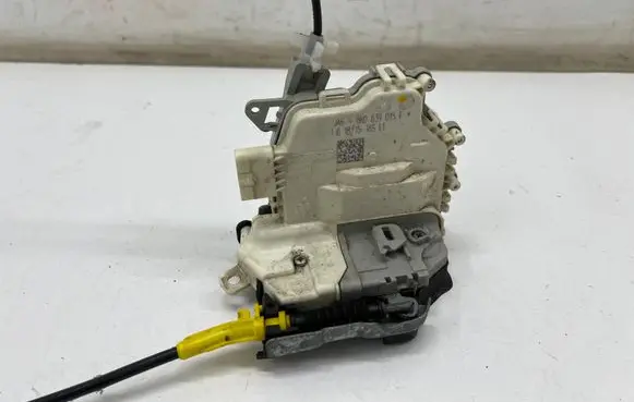 Porsche Macan (95B) Rear door lock 8K0839015