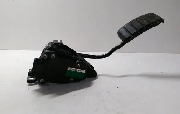 Renault Laguna II Accelerator throttle pedal 8200003393 6PV00811903