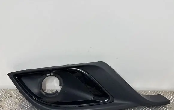 Dodge Durango III Front fog light trim/grill 05113679AC 08871124