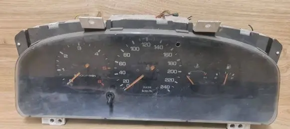 Mazda 626 Speedometer (instrument cluster) PLH90B