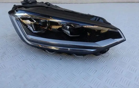Volkswagen Golf Sportsvan Headlight/headlamp 517941060