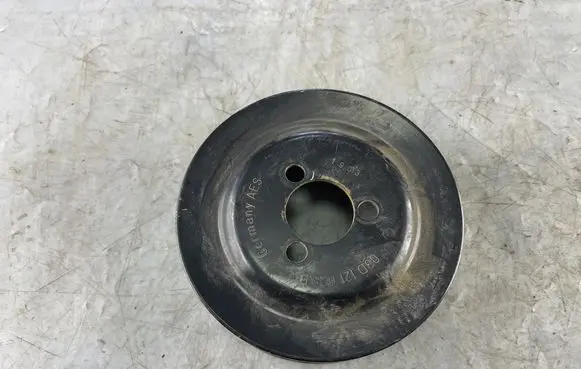 Seat Ibiza III (6L) Water pump pulley 03D121028B 03D121028