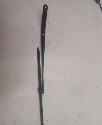 Volkswagen Jetta V Windshield/front glass wiper blade 