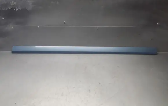 Volvo V70 Front door trim (molding) 08693516