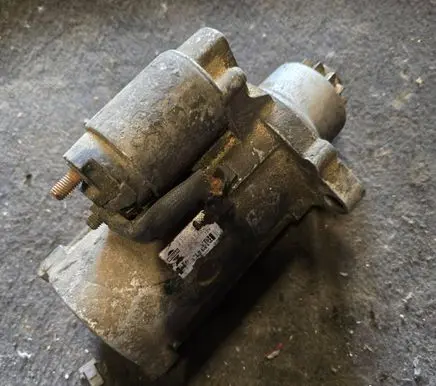 Nissan Almera Tino Starter motor M008T7537