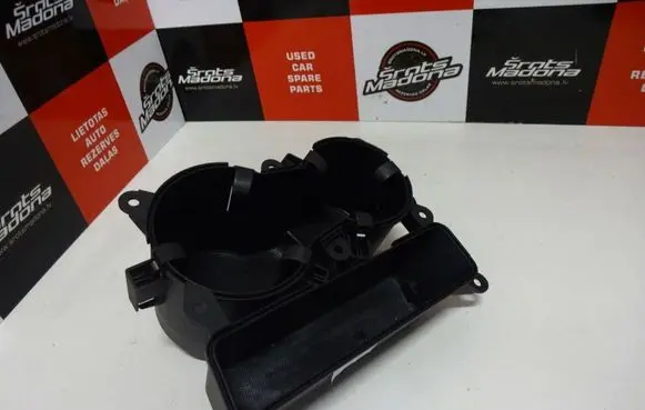 Cup holder front