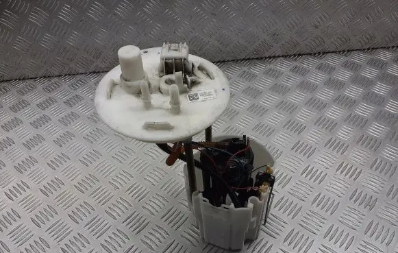 Opel Astra J Mechanical fuel pump 13594894