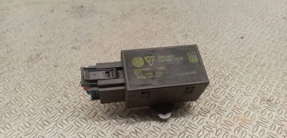 Volkswagen Touareg I Seat heating relay 7L0959772