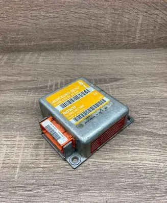 Mercedes-Benz E W210 Airbag control unit/module 0008209726 0285001088