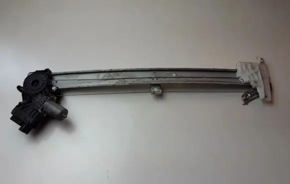 Subaru Forester SK Front door window regulator with motor SJFR