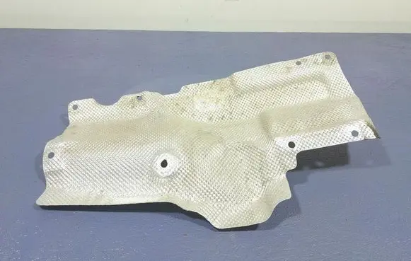 Audi Q7 4L Exhaust heat shield 4M0825692D