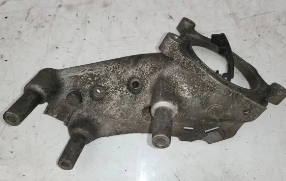 Porsche Cayenne (9PA) Engine mounting bracket
