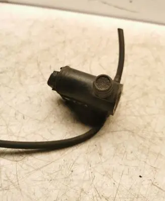 Hyundai Santa Fe Windscreen/windshield washer pump 985103E000