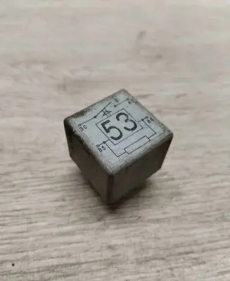 Volkswagen Golf V Other relay 141951253B