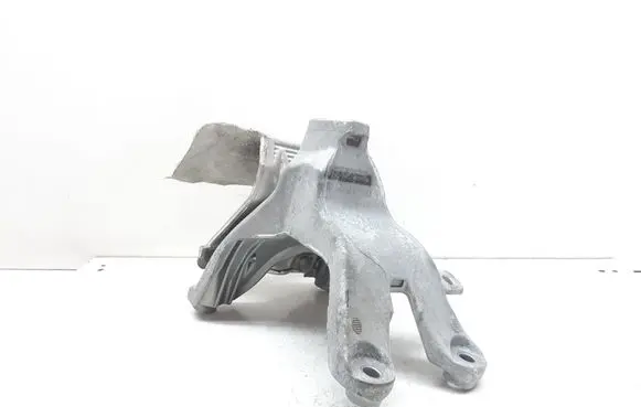 Audi A4 S4 B8 8K Engine mounting bracket 8K0199388