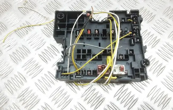 Peugeot 206 Fuse module 96280244