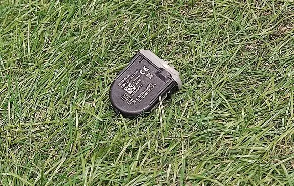 Chevrolet Cruze II Tire pressure sensor 13598773