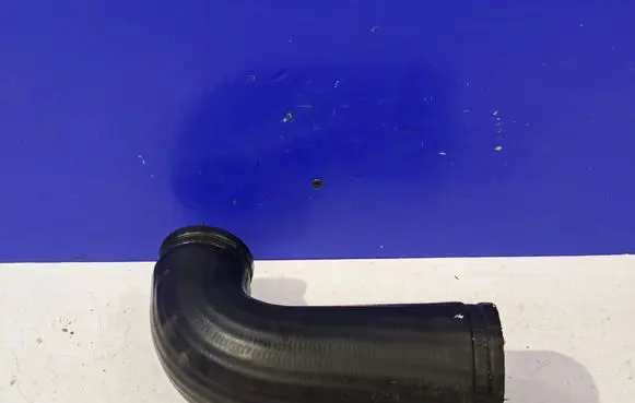 Volvo V70 Intercooler hose/pipe 8699419