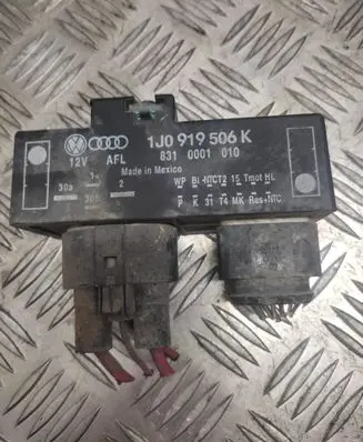 Volkswagen New Beetle Coolant fan relay 1J0919506K