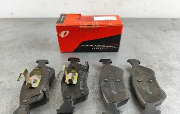 Toyota Avensis T220 Brake pads (front) 067602