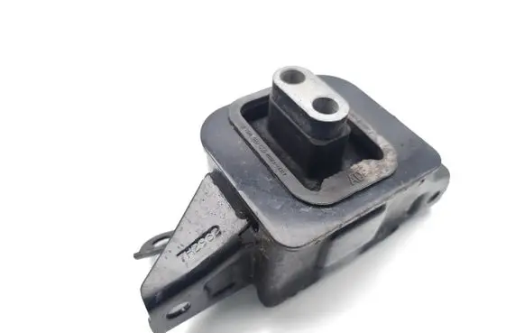 Hyundai Ioniq Engine mount bracket 21824-F2000