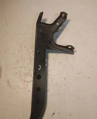 Toyota Avensis T220 Radiator support slam panel bracket 