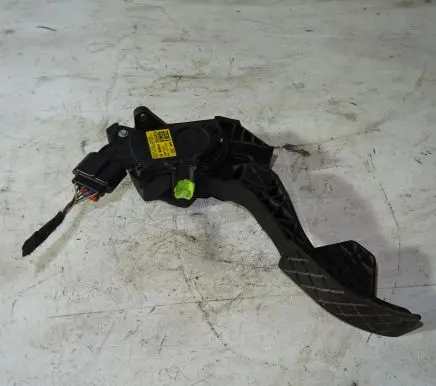 Skoda Fabia Mk3 (NJ) Accelerator throttle pedal 6C1723503D