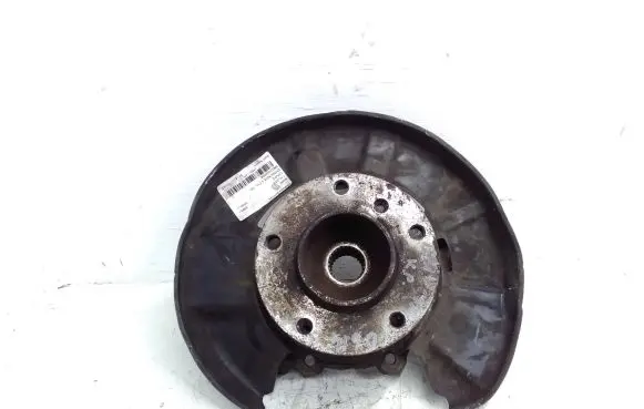 BMW 1 E82 E88 Rear wheel hub spindle/knuckle 6761579