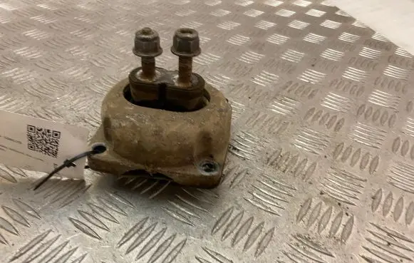 Mercedes-Benz GLE AMG (W166 - C292) Engine mount bracket