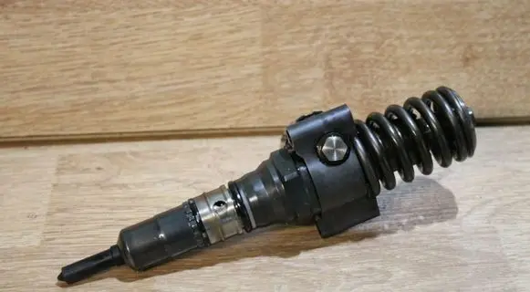 Audi A4 S4 B7 8E 8H Fuel injector 03G130073G